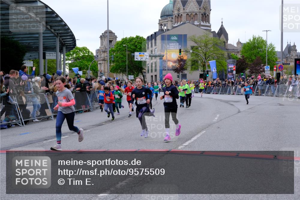 25.04.2026 - Das Zehntel Tim E. http://msf.ph/oto/9575509 25.04.2026 10:54:00 Ziel 5234, 5387, 5390, 5411, 5446, 5548, 5558, 5584, 5713, 5771, 5786, 5878, 5879, 6219, 6222, 6226, 6227, 6247, 6373, 6393, 6500, 6623, 6709, 7133, 7194, 7205, 7307, 7314, 7623, 7681, 8019, 8041, 8067 meine-sportfotos.de