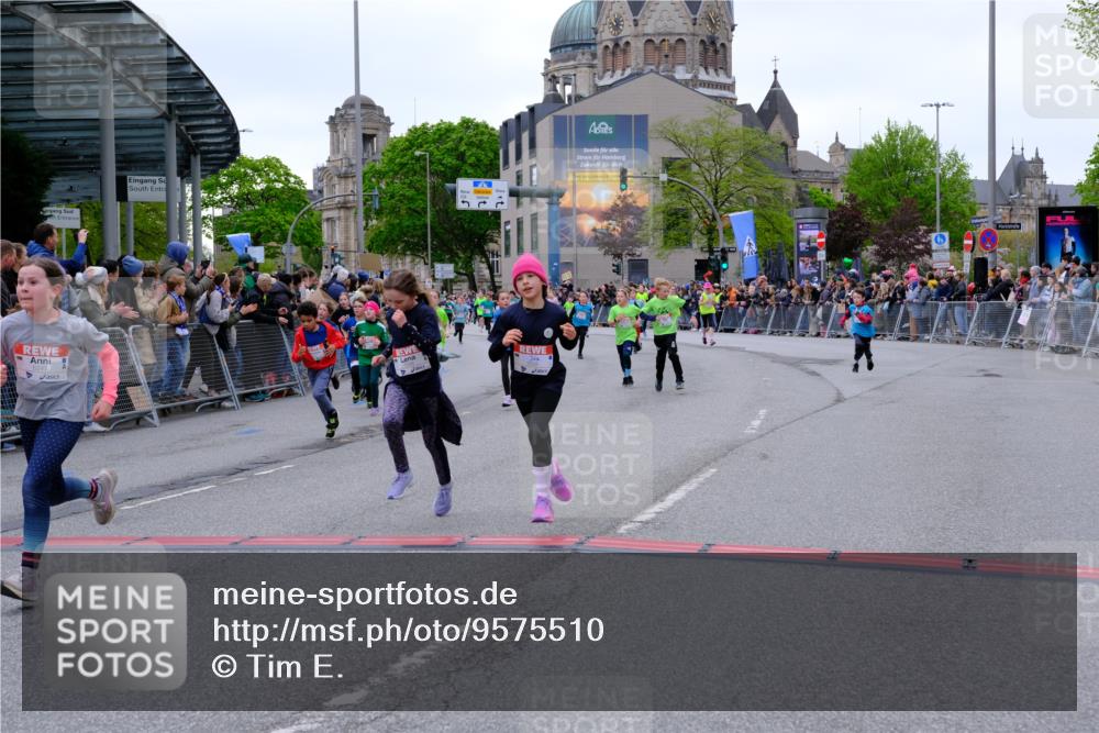 25.04.2026 - Das Zehntel Tim E. http://msf.ph/oto/9575510 25.04.2026 10:54:00 Ziel 5234, 5387, 5390, 5411, 5446, 5548, 5558, 5584, 5713, 5771, 5786, 5878, 5879, 6219, 6222, 6226, 6227, 6247, 6373, 6393, 6500, 6623, 6709, 7133, 7194, 7205, 7307, 7314, 7623, 7681, 8019, 8041, 8067 meine-sportfotos.de