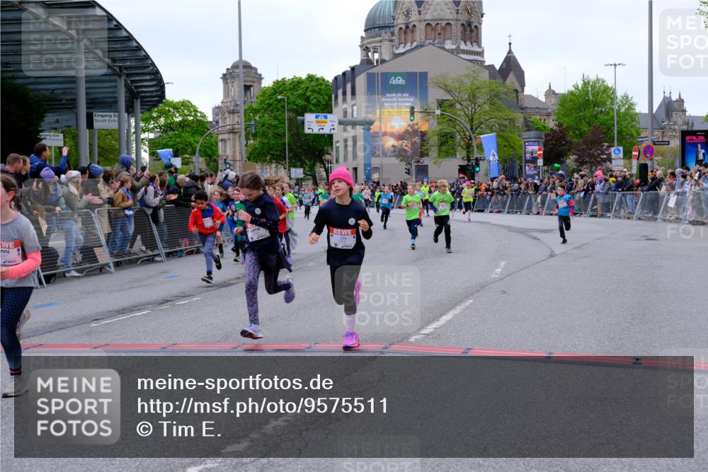 25.04.2026 - Das Zehntel Tim E. http://msf.ph/oto/9575511 25.04.2026 10:54:00 Ziel 5234, 5387, 5390, 5411, 5446, 5548, 5558, 5584, 5713, 5771, 5786, 5878, 5879, 6219, 6222, 6226, 6227, 6247, 6373, 6393, 6500, 6623, 6709, 7133, 7194, 7205, 7307, 7314, 7623, 7681, 8019, 8041, 8067 meine-sportfotos.de