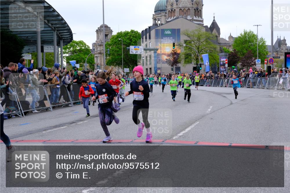 25.04.2026 - Das Zehntel Tim E. http://msf.ph/oto/9575512 25.04.2026 10:54:00 Ziel 5234, 5387, 5390, 5411, 5446, 5548, 5558, 5584, 5713, 5771, 5786, 5878, 5879, 6219, 6222, 6226, 6227, 6247, 6373, 6393, 6500, 6623, 6709, 7133, 7194, 7205, 7307, 7314, 7623, 7681, 8019, 8041, 8067 meine-sportfotos.de