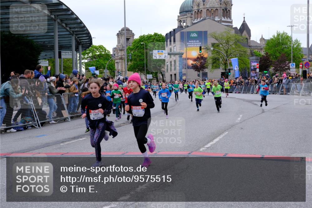 25.04.2026 - Das Zehntel Tim E. http://msf.ph/oto/9575515 25.04.2026 10:54:00 Ziel 5234, 5387, 5390, 5411, 5446, 5548, 5558, 5584, 5713, 5771, 5786, 5878, 5879, 6219, 6222, 6226, 6227, 6247, 6373, 6393, 6500, 6623, 6709, 7133, 7194, 7205, 7307, 7314, 7623, 7681, 8019, 8041, 8067 meine-sportfotos.de