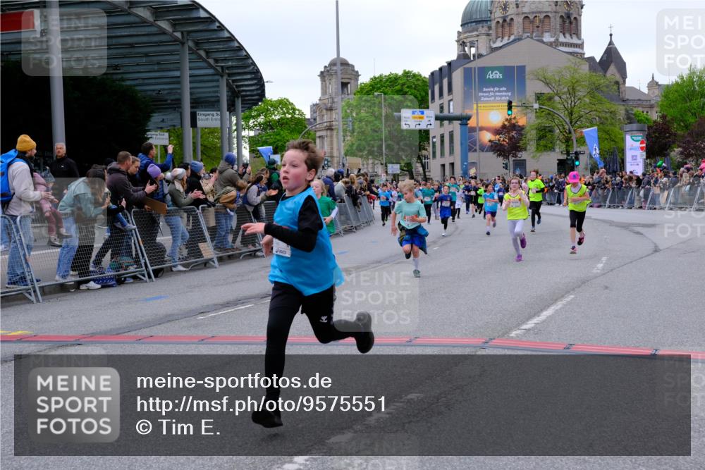 25.04.2026 - Das Zehntel Tim E. http://msf.ph/oto/9575551 25.04.2026 10:54:05 Ziel 5357, 5387, 5390, 5446, 5548, 5558, 5584, 5771, 5786, 5827, 6036, 6065, 6076, 6219, 6227, 6247, 6393, 6500, 6505, 7133, 7205, 7249, 7307, 7314, 7681, 8019, 8067 meine-sportfotos.de