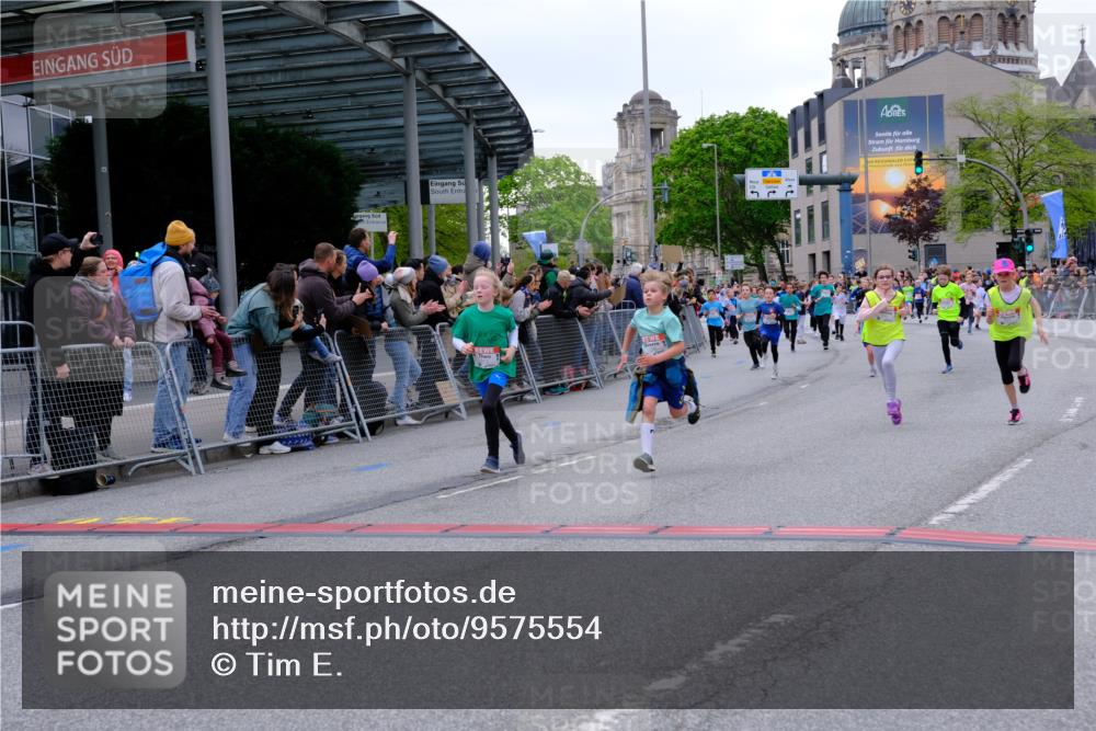 25.04.2026 - Das Zehntel Tim E. http://msf.ph/oto/9575554 25.04.2026 10:54:06 Ziel 5357, 5387, 5390, 5446, 5548, 5558, 5584, 5771, 5786, 5827, 6036, 6065, 6076, 6219, 6227, 6247, 6393, 6500, 6505, 7133, 7205, 7249, 7307, 7314, 7526, 7681, 8019, 8067 meine-sportfotos.de