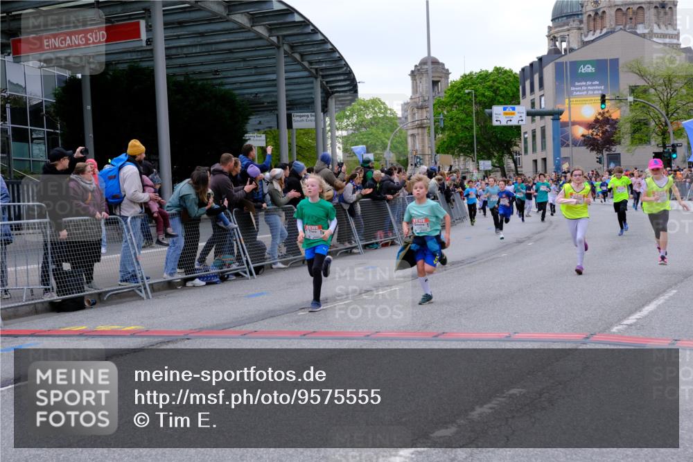 25.04.2026 - Das Zehntel Tim E. http://msf.ph/oto/9575555 25.04.2026 10:54:06 Ziel 5357, 5387, 5390, 5446, 5548, 5558, 5584, 5771, 5786, 5827, 6036, 6065, 6076, 6219, 6227, 6247, 6393, 6500, 6505, 7133, 7205, 7249, 7307, 7314, 7526, 7681, 8019, 8067 meine-sportfotos.de