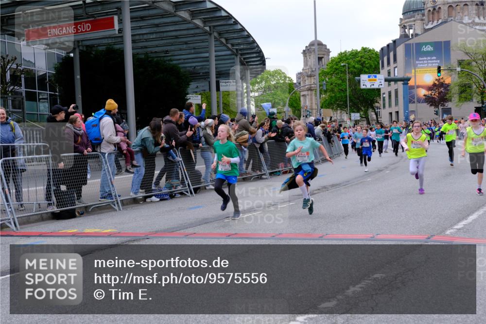 25.04.2026 - Das Zehntel Tim E. http://msf.ph/oto/9575556 25.04.2026 10:54:06 Ziel 5357, 5387, 5390, 5446, 5548, 5558, 5584, 5771, 5786, 5827, 6036, 6065, 6076, 6219, 6227, 6247, 6393, 6500, 6505, 7133, 7205, 7249, 7307, 7314, 7526, 7681, 8019, 8067 meine-sportfotos.de