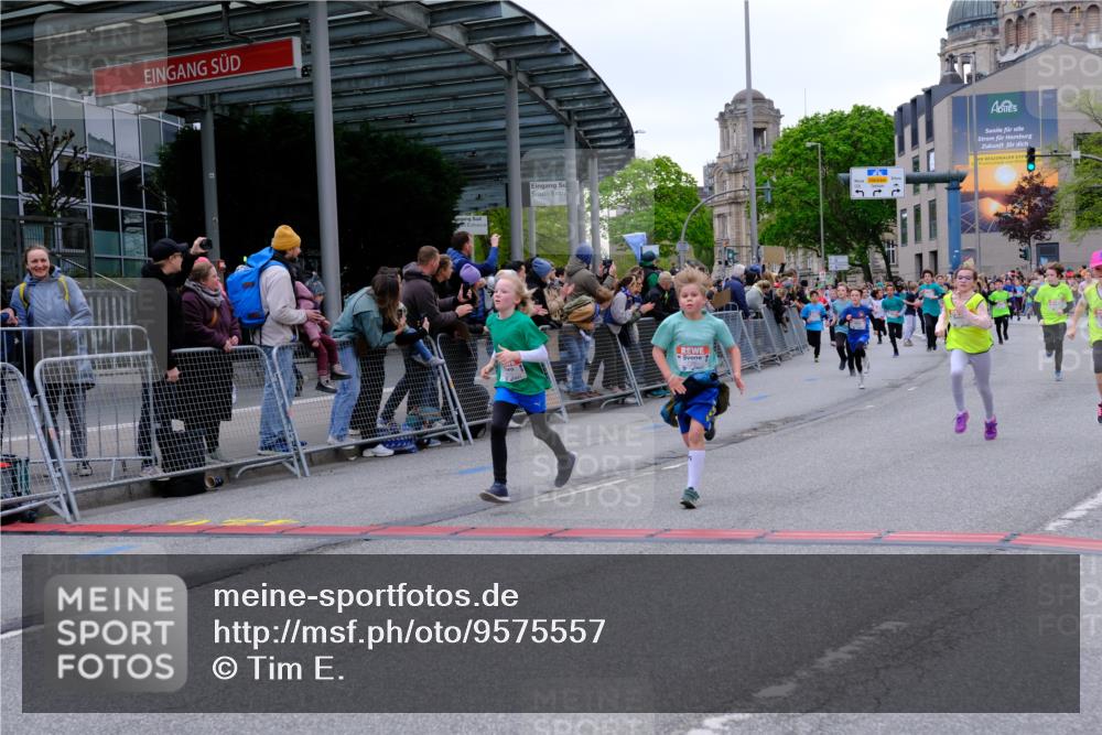 25.04.2026 - Das Zehntel Tim E. http://msf.ph/oto/9575557 25.04.2026 10:54:06 Ziel 5357, 5387, 5390, 5446, 5548, 5558, 5584, 5771, 5786, 5827, 6036, 6065, 6076, 6219, 6227, 6247, 6393, 6500, 6505, 7133, 7205, 7249, 7307, 7314, 7526, 7681, 8019, 8067 meine-sportfotos.de