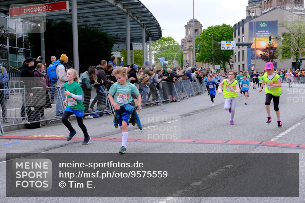 25.04.2026 - Das Zehntel Tim E. http://msf.ph/oto/9575559 25.04.2026 10:54:07 Ziel 5357, 5387, 5390, 5548, 5558, 5584, 5771, 5786, 5827, 6036, 6065, 6076, 6219, 6227, 6247, 6500, 6505, 7133, 7205, 7249, 7307, 7314, 7526, 7681, 8019, 8067 meine-sportfotos.de