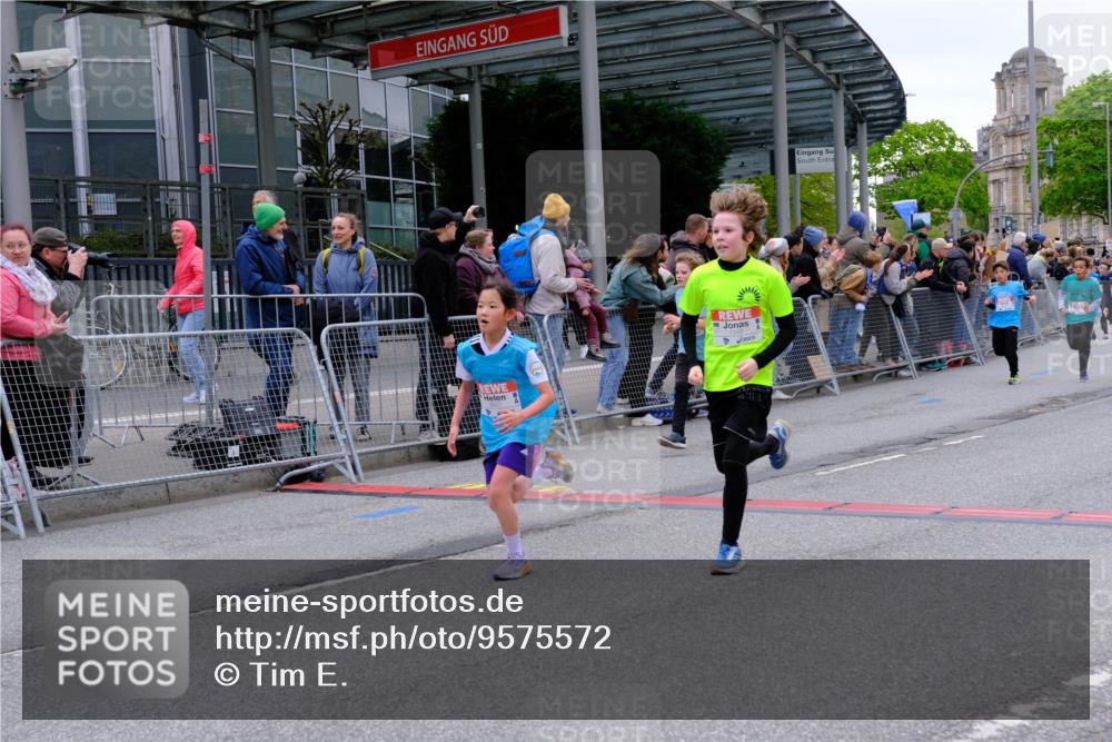 25.04.2026 - Das Zehntel Tim E. http://msf.ph/oto/9575572 25.04.2026 10:54:10 Ziel 5255, 5357, 5390, 5447, 5548, 5771, 5786, 5827, 5901, 5903, 6036, 6065, 6076, 6219, 6227, 6500, 6505, 6613, 6696, 6740, 6844, 7133, 7175, 7183, 7205, 7249, 7307, 7314, 7526, 7681, 7741, 8019, 8067 meine-sportfotos.de