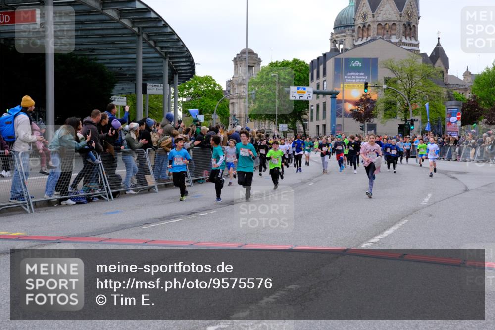 25.04.2026 - Das Zehntel Tim E. http://msf.ph/oto/9575576 25.04.2026 10:54:11 Ziel 5004, 5113, 5255, 5357, 5376, 5403, 5447, 5470, 5786, 5827, 5901, 5903, 6036, 6065, 6076, 6219, 6227, 6505, 6613, 6696, 6701, 6740, 6844, 7133, 7175, 7183, 7205, 7249, 7307, 7314, 7526, 7681, 7741, 7752 meine-sportfotos.de