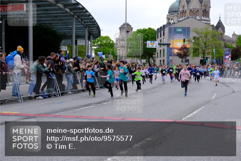 25.04.2026 - Das Zehntel Tim E. http://msf.ph/oto/9575577 25.04.2026 10:54:11 Ziel 5004, 5113, 5255, 5357, 5376, 5403, 5447, 5470, 5786, 5827, 5901, 5903, 6036, 6065, 6076, 6219, 6227, 6505, 6613, 6696, 6701, 6740, 6844, 7133, 7175, 7183, 7205, 7249, 7307, 7314, 7526, 7681, 7741, 7752 meine-sportfotos.de