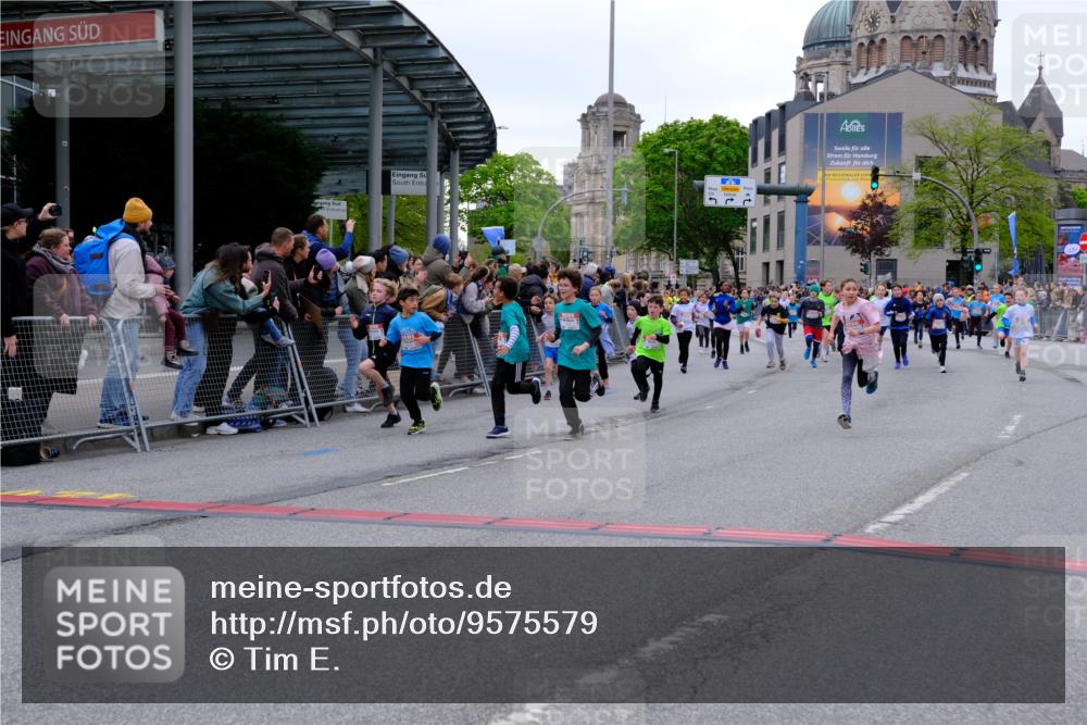 25.04.2026 - Das Zehntel Tim E. http://msf.ph/oto/9575579 25.04.2026 10:54:12 Ziel 5004, 5059, 5113, 5255, 5357, 5376, 5403, 5447, 5470, 5786, 5827, 5901, 5903, 6036, 6065, 6076, 6505, 6613, 6696, 6701, 6714, 6740, 6844, 7095, 7175, 7183, 7206, 7249, 7526, 7741, 7752, 7927 meine-sportfotos.de