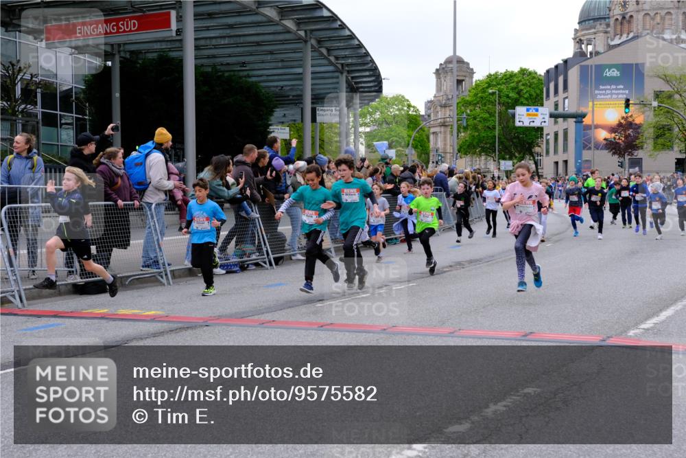 25.04.2026 - Das Zehntel Tim E. http://msf.ph/oto/9575582 25.04.2026 10:54:12 Ziel 5004, 5059, 5113, 5255, 5357, 5376, 5403, 5447, 5470, 5786, 5827, 5901, 5903, 6036, 6065, 6076, 6505, 6613, 6696, 6701, 6714, 6740, 6844, 7095, 7175, 7183, 7206, 7249, 7526, 7741, 7752, 7927 meine-sportfotos.de