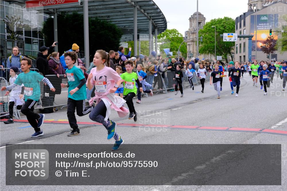 25.04.2026 - Das Zehntel Tim E. http://msf.ph/oto/9575590 25.04.2026 10:54:14 Ziel 5004, 5059, 5072, 5113, 5255, 5306, 5357, 5376, 5403, 5447, 5470, 5827, 5901, 5903, 6036, 6065, 6076, 6505, 6613, 6635, 6696, 6701, 6714, 6740, 6844, 6972, 7095, 7175, 7183, 7206, 7249, 7311, 7526, 7741, 7752, 7927, 7949 meine-sportfotos.de
