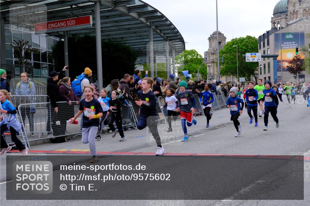 25.04.2026 - Das Zehntel Tim E. http://msf.ph/oto/9575602 25.04.2026 10:54:15 Ziel 5004, 5059, 5072, 5113, 5255, 5306, 5357, 5376, 5403, 5447, 5470, 5827, 5901, 5903, 6065, 6613, 6635, 6696, 6701, 6714, 6740, 6844, 6920, 6923, 6924, 6972, 7095, 7175, 7183, 7206, 7249, 7311, 7526, 7741, 7752, 7927, 7949 meine-sportfotos.de