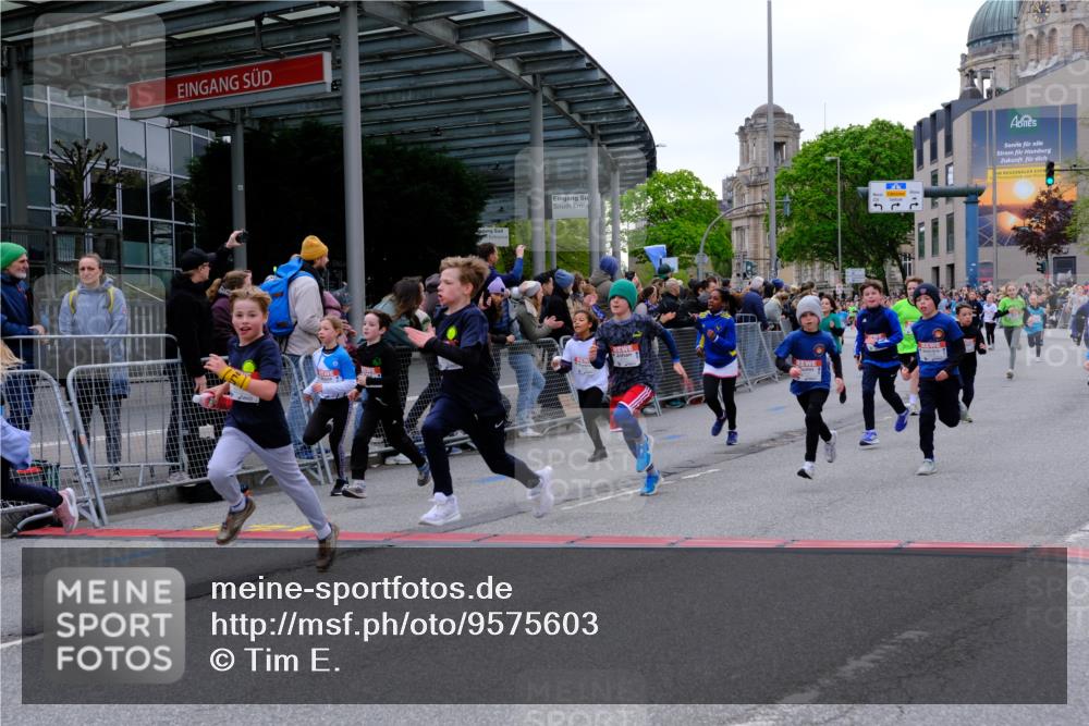25.04.2026 - Das Zehntel Tim E. http://msf.ph/oto/9575603 25.04.2026 10:54:16 Ziel 5004, 5059, 5072, 5108, 5113, 5255, 5306, 5357, 5376, 5403, 5447, 5470, 5755, 5827, 5901, 5903, 6107, 6613, 6635, 6696, 6701, 6714, 6740, 6844, 6920, 6923, 6924, 6972, 7095, 7175, 7183, 7206, 7249, 7311, 7526, 7741, 7752, 7927, 7949 meine-sportfotos.de
