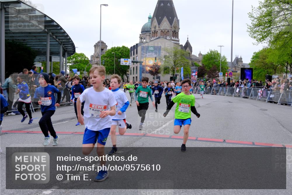 25.04.2026 - Das Zehntel Tim E. http://msf.ph/oto/9575610 25.04.2026 10:54:17 Ziel 5004, 5059, 5072, 5108, 5113, 5255, 5306, 5355, 5376, 5403, 5447, 5470, 5591, 5755, 5827, 5901, 5903, 6107, 6613, 6635, 6696, 6701, 6714, 6740, 6844, 6920, 6923, 6924, 6972, 7095, 7175, 7183, 7206, 7249, 7311, 7526, 7741, 7752, 7927, 7949 meine-sportfotos.de