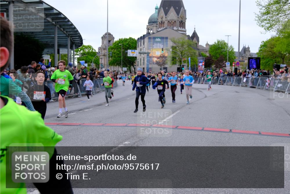 25.04.2026 - Das Zehntel Tim E. http://msf.ph/oto/9575617 25.04.2026 10:54:18 Ziel 5004, 5059, 5072, 5088, 5098, 5108, 5113, 5255, 5306, 5355, 5376, 5403, 5447, 5470, 5590, 5591, 5755, 5901, 5903, 6107, 6613, 6635, 6696, 6701, 6714, 6740, 6844, 6920, 6923, 6924, 6972, 7095, 7175, 7183, 7206, 7311, 7526, 7741, 7752, 7927, 7949 meine-sportfotos.de