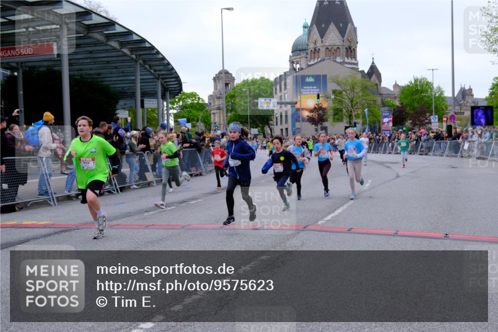 25.04.2026 - Das Zehntel Tim E. http://msf.ph/oto/9575623 25.04.2026 10:54:19 Ziel 5004, 5059, 5072, 5088, 5098, 5108, 5113, 5255, 5306, 5355, 5376, 5403, 5447, 5470, 5590, 5591, 5755, 5901, 5903, 6107, 6557, 6613, 6635, 6696, 6701, 6714, 6740, 6844, 6920, 6923, 6924, 6972, 7095, 7175, 7183, 7206, 7311, 7741, 7752, 7927, 7949 meine-sportfotos.de