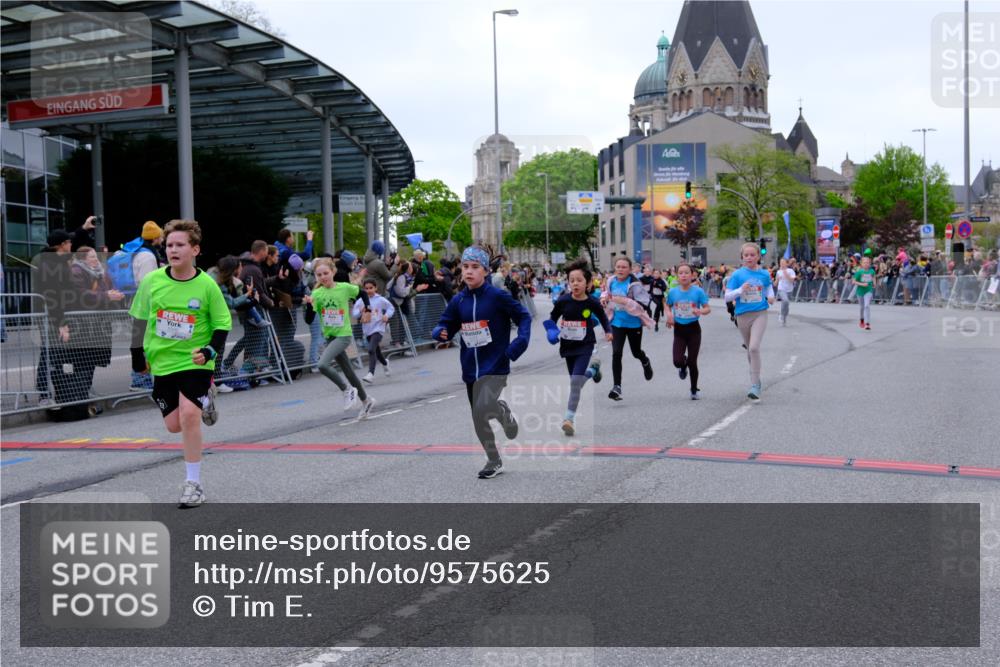 25.04.2026 - Das Zehntel Tim E. http://msf.ph/oto/9575625 25.04.2026 10:54:19 Ziel 5004, 5059, 5072, 5088, 5098, 5108, 5113, 5255, 5306, 5355, 5376, 5403, 5447, 5470, 5590, 5591, 5755, 5901, 5903, 6107, 6557, 6613, 6635, 6696, 6701, 6714, 6740, 6844, 6920, 6923, 6924, 6972, 7095, 7175, 7183, 7206, 7311, 7741, 7752, 7927, 7949 meine-sportfotos.de
