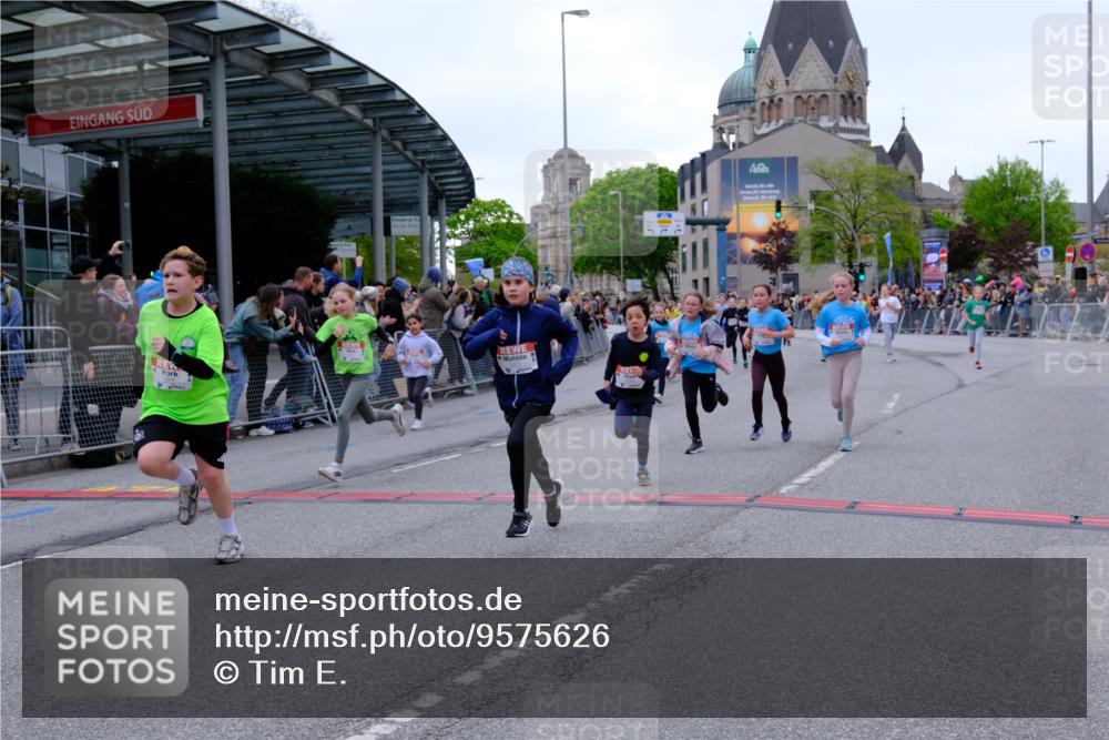 25.04.2026 - Das Zehntel Tim E. http://msf.ph/oto/9575626 25.04.2026 10:54:19 Ziel 5004, 5059, 5072, 5088, 5098, 5108, 5113, 5255, 5306, 5355, 5376, 5403, 5447, 5470, 5590, 5591, 5755, 5901, 5903, 6107, 6557, 6613, 6635, 6696, 6701, 6714, 6740, 6844, 6920, 6923, 6924, 6972, 7095, 7175, 7183, 7206, 7311, 7741, 7752, 7927, 7949 meine-sportfotos.de