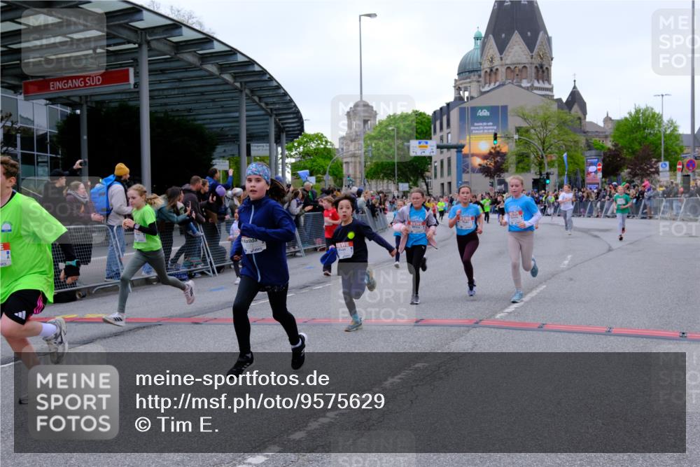 25.04.2026 - Das Zehntel Tim E. http://msf.ph/oto/9575629 25.04.2026 10:54:19 Ziel 5004, 5059, 5072, 5088, 5098, 5108, 5113, 5255, 5306, 5355, 5376, 5403, 5447, 5470, 5590, 5591, 5755, 5901, 5903, 6107, 6557, 6613, 6635, 6696, 6701, 6714, 6740, 6844, 6920, 6923, 6924, 6972, 7095, 7175, 7183, 7206, 7311, 7741, 7752, 7927, 7949 meine-sportfotos.de