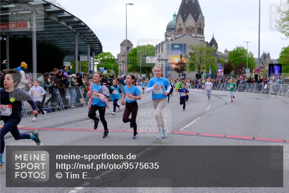 25.04.2026 - Das Zehntel Tim E. http://msf.ph/oto/9575635 25.04.2026 10:54:20 Ziel 5004, 5059, 5072, 5088, 5098, 5108, 5113, 5255, 5306, 5355, 5376, 5403, 5447, 5470, 5590, 5591, 5755, 5901, 5903, 6017, 6107, 6557, 6613, 6635, 6696, 6701, 6714, 6740, 6844, 6920, 6923, 6924, 6972, 7095, 7175, 7183, 7206, 7311, 7741, 7752, 7927, 7949 meine-sportfotos.de