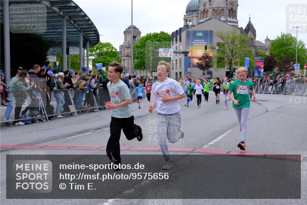 25.04.2026 - Das Zehntel Tim E. http://msf.ph/oto/9575656 25.04.2026 10:54:24 Ziel 5059, 5072, 5088, 5098, 5108, 5306, 5355, 5421, 5590, 5591, 5755, 5847, 6017, 6070, 6102, 6107, 6421, 6557, 6635, 6714, 6880, 6920, 6923, 6924, 6972, 6997, 7095, 7102, 7206, 7311, 7905, 7927, 7949 meine-sportfotos.de