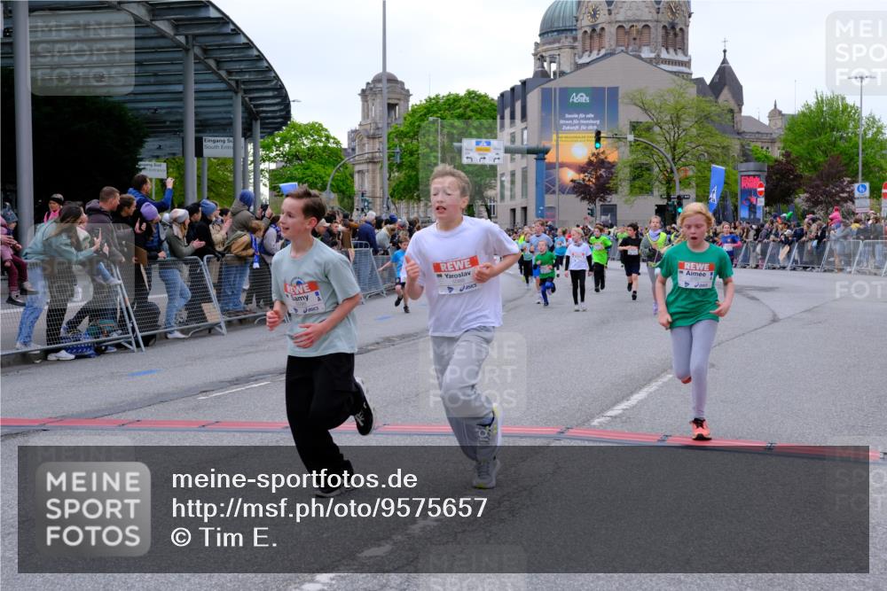 25.04.2026 - Das Zehntel Tim E. http://msf.ph/oto/9575657 25.04.2026 10:54:24 Ziel 5059, 5072, 5088, 5098, 5108, 5306, 5355, 5421, 5590, 5591, 5755, 5847, 6017, 6070, 6102, 6107, 6421, 6557, 6635, 6714, 6880, 6920, 6923, 6924, 6972, 6997, 7095, 7102, 7206, 7311, 7905, 7927, 7949 meine-sportfotos.de