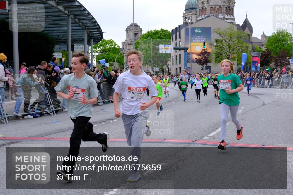 25.04.2026 - Das Zehntel Tim E. http://msf.ph/oto/9575659 25.04.2026 10:54:24 Ziel 5059, 5072, 5088, 5098, 5108, 5306, 5355, 5421, 5590, 5591, 5755, 5847, 6017, 6070, 6102, 6107, 6421, 6557, 6635, 6714, 6880, 6920, 6923, 6924, 6972, 6997, 7095, 7102, 7206, 7311, 7905, 7927, 7949 meine-sportfotos.de
