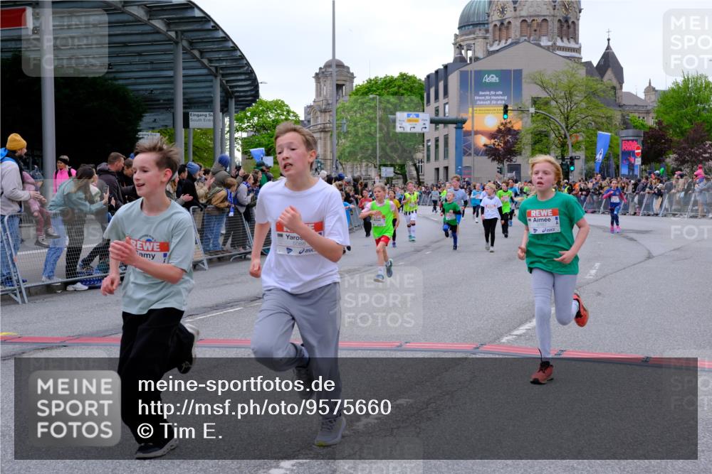 25.04.2026 - Das Zehntel Tim E. http://msf.ph/oto/9575660 25.04.2026 10:54:24 Ziel 5059, 5072, 5088, 5098, 5108, 5306, 5355, 5421, 5590, 5591, 5755, 5847, 6017, 6070, 6102, 6107, 6421, 6557, 6635, 6714, 6880, 6920, 6923, 6924, 6972, 6997, 7095, 7102, 7206, 7311, 7905, 7927, 7949 meine-sportfotos.de