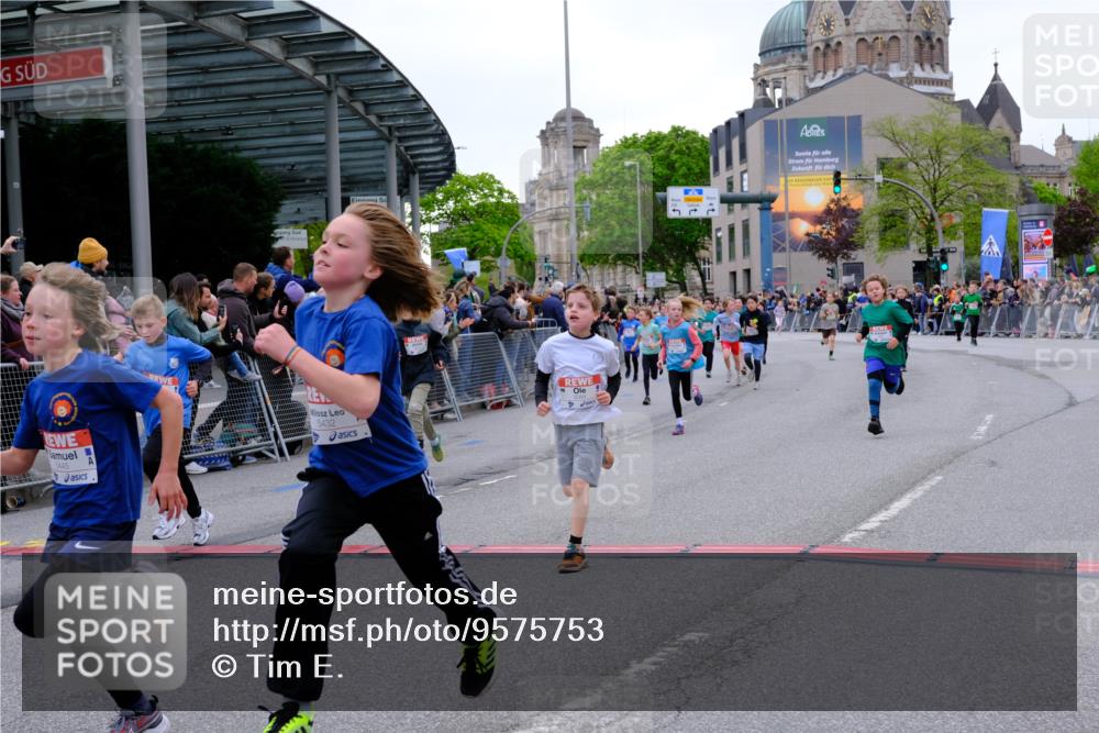 25.04.2026 - Das Zehntel Tim E. http://msf.ph/oto/9575753 25.04.2026 10:54:43 Ziel 5084, 5370, 5432, 5445, 5726, 5770, 5778, 5798, 5805, 5923, 6026, 6217, 6299, 6322, 6386, 6406, 6543, 6636, 6653, 6666, 6748, 7130, 7813, 7851, 7925, 8008 meine-sportfotos.de