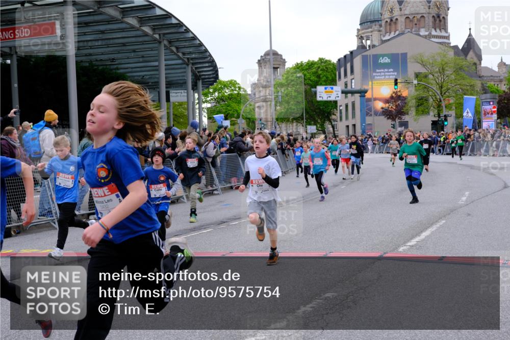 25.04.2026 - Das Zehntel Tim E. http://msf.ph/oto/9575754 25.04.2026 10:54:43 Ziel 5084, 5370, 5432, 5445, 5726, 5770, 5778, 5798, 5805, 5923, 6026, 6217, 6299, 6322, 6386, 6406, 6543, 6636, 6653, 6666, 6748, 7130, 7813, 7851, 7925, 8008 meine-sportfotos.de