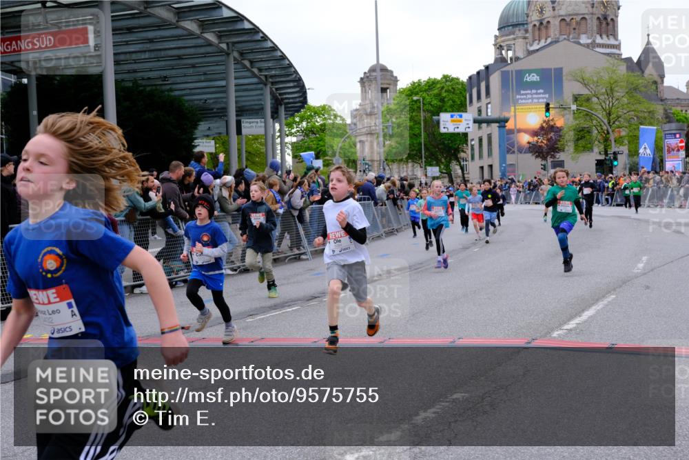 25.04.2026 - Das Zehntel Tim E. http://msf.ph/oto/9575755 25.04.2026 10:54:43 Ziel 5084, 5370, 5432, 5445, 5726, 5770, 5778, 5798, 5805, 5923, 6026, 6217, 6299, 6322, 6386, 6406, 6543, 6636, 6653, 6666, 6748, 7130, 7813, 7851, 7925, 8008 meine-sportfotos.de