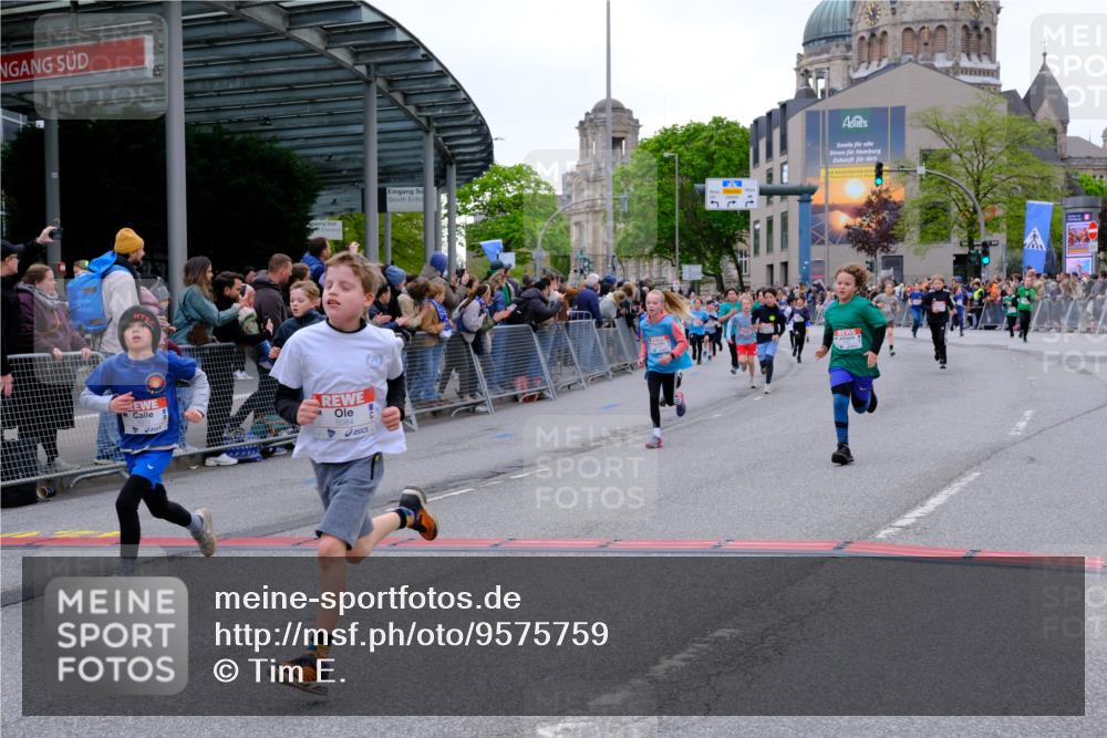 25.04.2026 - Das Zehntel Tim E. http://msf.ph/oto/9575759 25.04.2026 10:54:43 Ziel 5084, 5370, 5432, 5445, 5726, 5770, 5778, 5798, 5805, 5923, 6026, 6217, 6299, 6322, 6386, 6406, 6543, 6636, 6653, 6666, 6748, 7130, 7813, 7851, 7925, 8008 meine-sportfotos.de