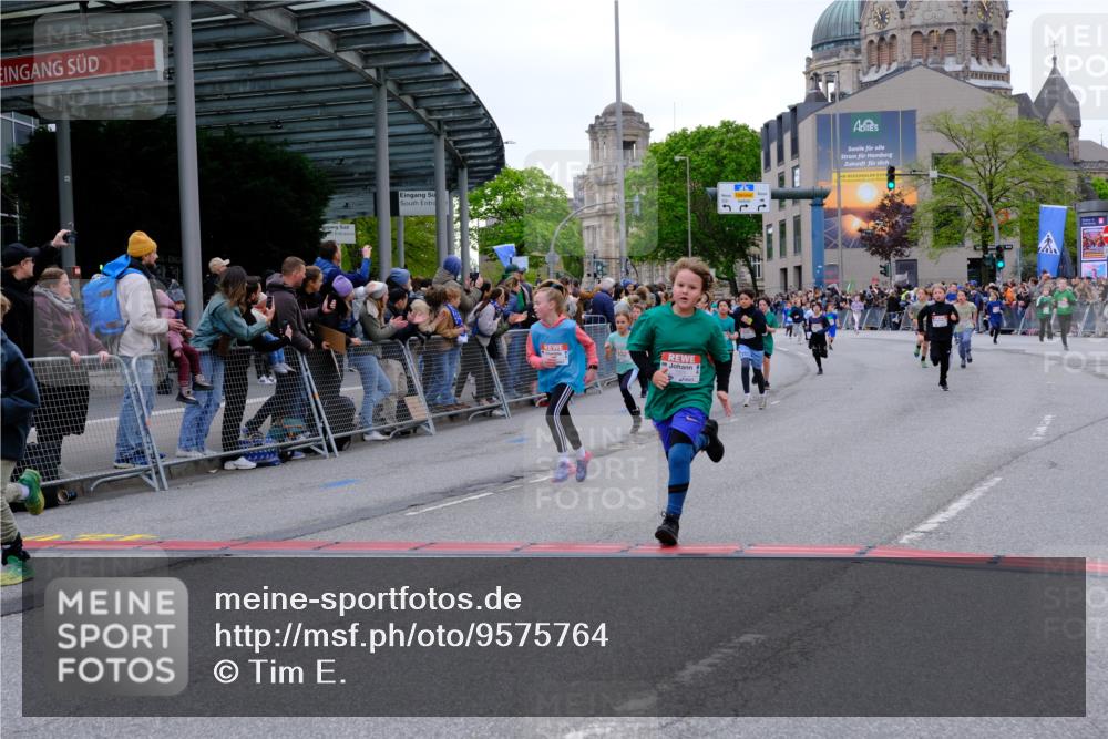 25.04.2026 - Das Zehntel Tim E. http://msf.ph/oto/9575764 25.04.2026 10:54:44 Ziel 5084, 5370, 5432, 5445, 5726, 5770, 5778, 5798, 5805, 5923, 6026, 6217, 6299, 6322, 6406, 6514, 6543, 6636, 6653, 6666, 6748, 7130, 7813, 7851, 7893, 7925, 8008 meine-sportfotos.de
