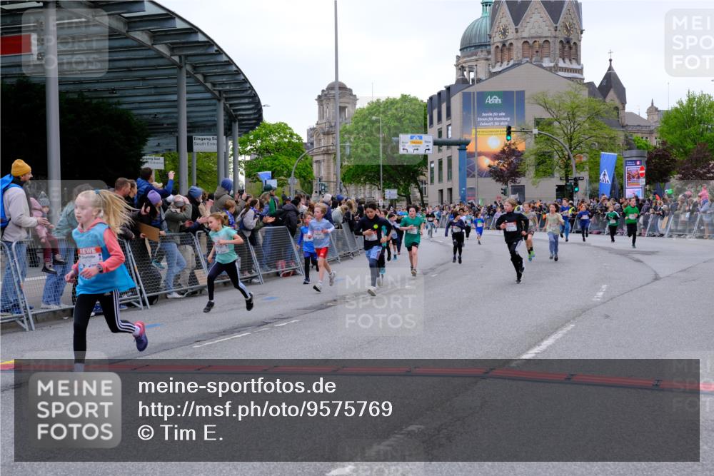 25.04.2026 - Das Zehntel Tim E. http://msf.ph/oto/9575769 25.04.2026 10:54:45 Ziel 5084, 5370, 5432, 5445, 5726, 5770, 5778, 5798, 5805, 5923, 6026, 6217, 6299, 6322, 6404, 6406, 6499, 6514, 6539, 6543, 6636, 6653, 6666, 6748, 6909, 7130, 7813, 7851, 7893, 7925, 8008 meine-sportfotos.de