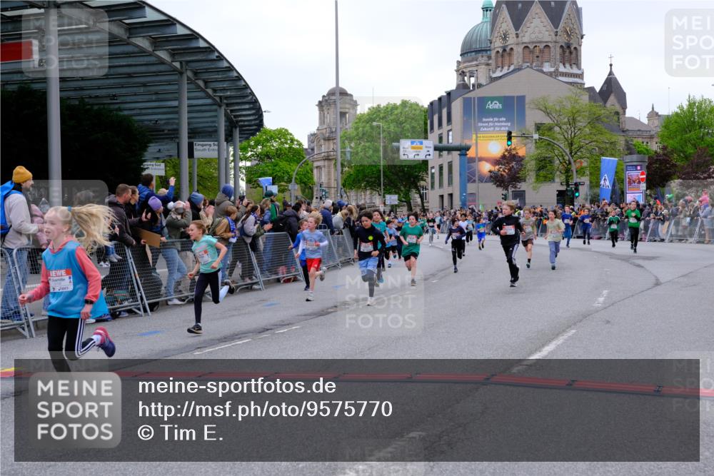 25.04.2026 - Das Zehntel Tim E. http://msf.ph/oto/9575770 25.04.2026 10:54:45 Ziel 5084, 5370, 5432, 5445, 5726, 5770, 5778, 5798, 5805, 5923, 6026, 6217, 6299, 6322, 6404, 6406, 6499, 6514, 6539, 6543, 6636, 6653, 6666, 6748, 6909, 7130, 7813, 7851, 7893, 7925, 8008 meine-sportfotos.de