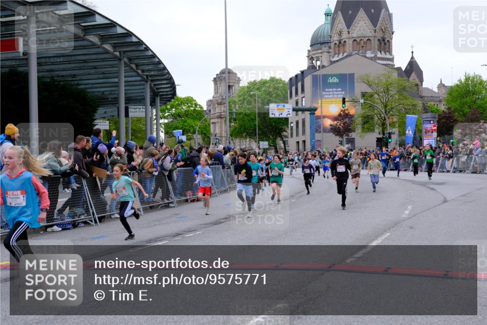 25.04.2026 - Das Zehntel Tim E. http://msf.ph/oto/9575771 25.04.2026 10:54:45 Ziel 5084, 5370, 5432, 5445, 5726, 5770, 5778, 5798, 5805, 5923, 6026, 6217, 6299, 6322, 6404, 6406, 6499, 6514, 6539, 6543, 6636, 6653, 6666, 6748, 6909, 7130, 7813, 7851, 7893, 7925, 8008 meine-sportfotos.de