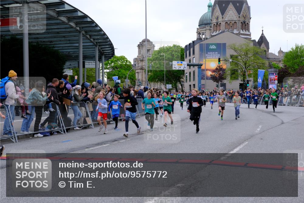 25.04.2026 - Das Zehntel Tim E. http://msf.ph/oto/9575772 25.04.2026 10:54:46 Ziel 5084, 5370, 5432, 5445, 5726, 5770, 5778, 5798, 5805, 5857, 5923, 6026, 6217, 6299, 6322, 6404, 6406, 6499, 6514, 6539, 6543, 6636, 6653, 6666, 6748, 6909, 7813, 7851, 7893, 7925, 8008 meine-sportfotos.de