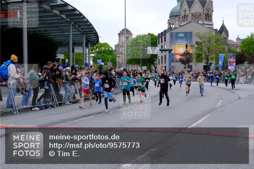 25.04.2026 - Das Zehntel Tim E. http://msf.ph/oto/9575773 25.04.2026 10:54:46 Ziel 5084, 5370, 5432, 5445, 5726, 5770, 5778, 5798, 5805, 5857, 5923, 6026, 6217, 6299, 6322, 6404, 6406, 6499, 6514, 6539, 6543, 6636, 6653, 6666, 6748, 6909, 7813, 7851, 7893, 7925, 8008 meine-sportfotos.de