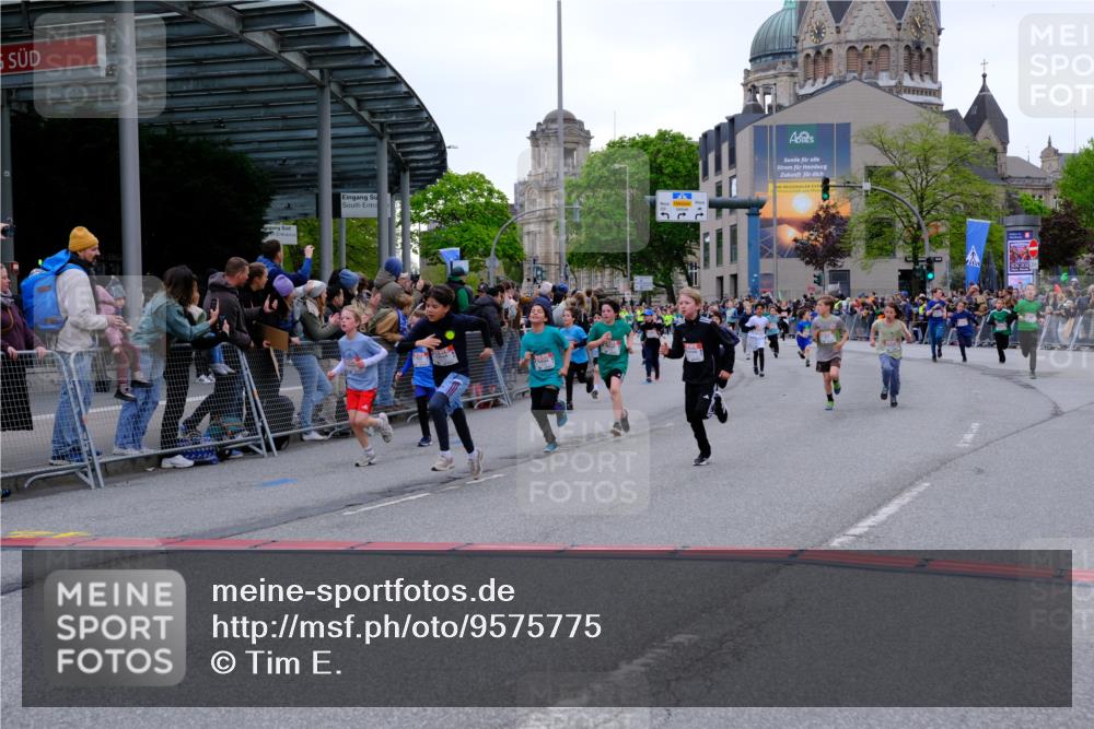 25.04.2026 - Das Zehntel Tim E. http://msf.ph/oto/9575775 25.04.2026 10:54:46 Ziel 5084, 5370, 5432, 5445, 5726, 5770, 5778, 5798, 5805, 5857, 5923, 6026, 6217, 6299, 6322, 6404, 6406, 6499, 6514, 6539, 6543, 6636, 6653, 6666, 6748, 6909, 7813, 7851, 7893, 7925, 8008 meine-sportfotos.de