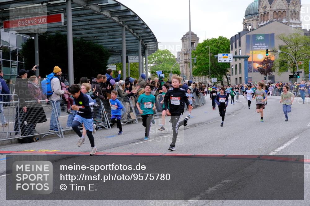 25.04.2026 - Das Zehntel Tim E. http://msf.ph/oto/9575780 25.04.2026 10:54:47 Ziel 5084, 5116, 5370, 5432, 5445, 5726, 5770, 5778, 5798, 5857, 5923, 6026, 6217, 6299, 6322, 6404, 6406, 6499, 6514, 6539, 6543, 6666, 6748, 6909, 7813, 7851, 7893, 7925, 8008 meine-sportfotos.de