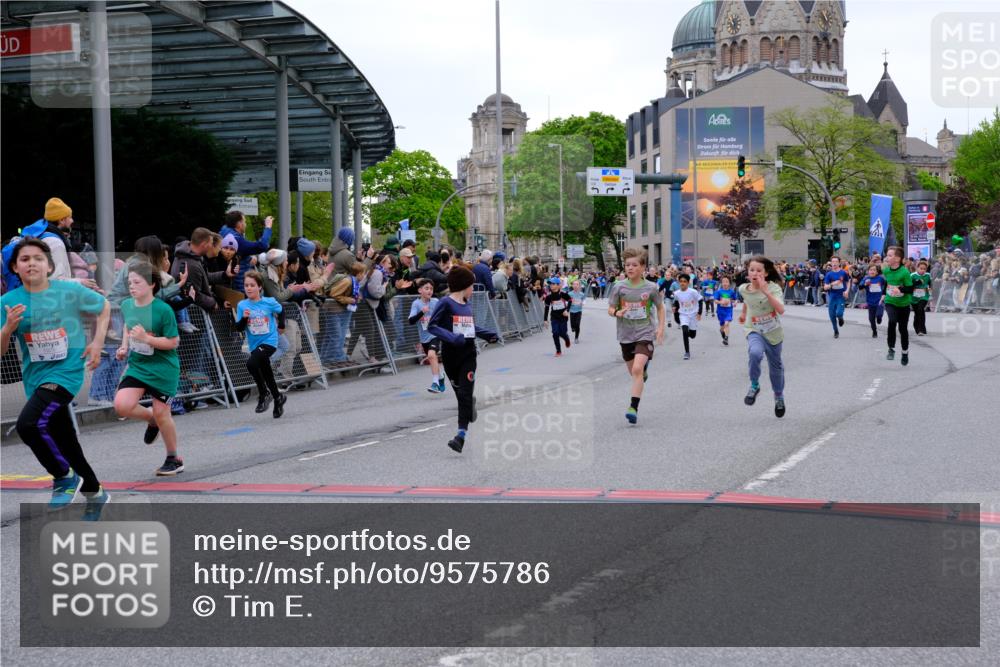 25.04.2026 - Das Zehntel Tim E. http://msf.ph/oto/9575786 25.04.2026 10:54:49 Ziel 5084, 5116, 5370, 5432, 5445, 5798, 5857, 5923, 5927, 5959, 6026, 6217, 6249, 6299, 6322, 6404, 6406, 6499, 6514, 6539, 6666, 6748, 6909, 7813, 7851, 7893, 7925 meine-sportfotos.de