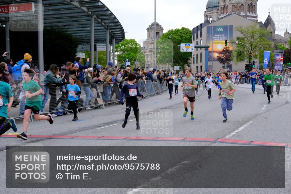 25.04.2026 - Das Zehntel Tim E. http://msf.ph/oto/9575788 25.04.2026 10:54:49 Ziel 5084, 5116, 5370, 5432, 5445, 5798, 5857, 5923, 5927, 5959, 6026, 6217, 6249, 6299, 6322, 6404, 6406, 6499, 6514, 6539, 6666, 6748, 6909, 7813, 7851, 7893, 7925 meine-sportfotos.de