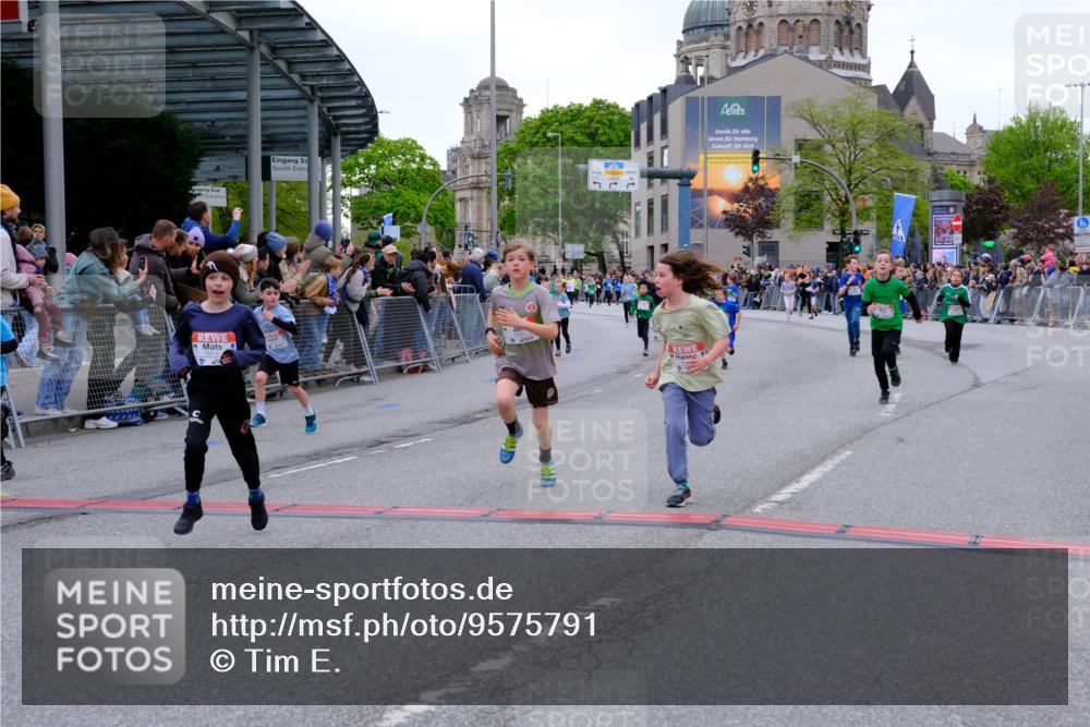 25.04.2026 - Das Zehntel Tim E. http://msf.ph/oto/9575791 25.04.2026 10:54:49 Ziel 5084, 5116, 5370, 5432, 5445, 5798, 5857, 5923, 5927, 5959, 6026, 6217, 6249, 6299, 6322, 6404, 6406, 6499, 6514, 6539, 6666, 6748, 6909, 7813, 7851, 7893, 7925 meine-sportfotos.de