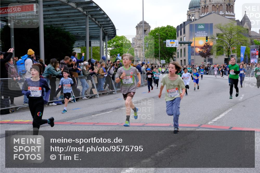 25.04.2026 - Das Zehntel Tim E. http://msf.ph/oto/9575795 25.04.2026 10:54:50 Ziel 5084, 5116, 5370, 5388, 5456, 5674, 5798, 5857, 5923, 5927, 5959, 6026, 6217, 6249, 6299, 6322, 6404, 6406, 6499, 6514, 6539, 6666, 6748, 6909, 7618, 7893, 7925 meine-sportfotos.de