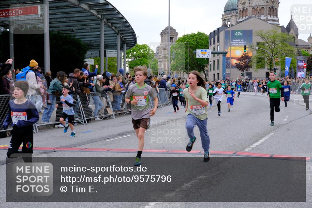 25.04.2026 - Das Zehntel Tim E. http://msf.ph/oto/9575796 25.04.2026 10:54:50 Ziel 5084, 5116, 5370, 5388, 5456, 5674, 5798, 5857, 5923, 5927, 5959, 6026, 6217, 6249, 6299, 6322, 6404, 6406, 6499, 6514, 6539, 6666, 6748, 6909, 7618, 7893, 7925 meine-sportfotos.de