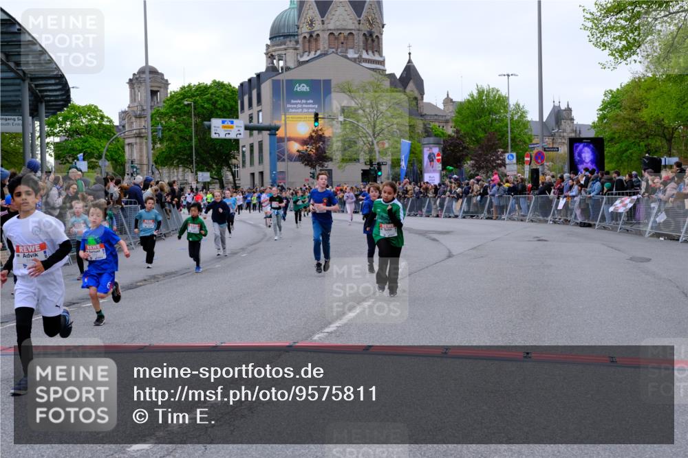 25.04.2026 - Das Zehntel Tim E. http://msf.ph/oto/9575811 25.04.2026 10:54:53 Ziel 5116, 5388, 5456, 5674, 5857, 5923, 5927, 5959, 6026, 6090, 6206, 6217, 6249, 6299, 6404, 6406, 6499, 6514, 6539, 6748, 6909, 6958, 7500, 7517, 7618, 7893 meine-sportfotos.de