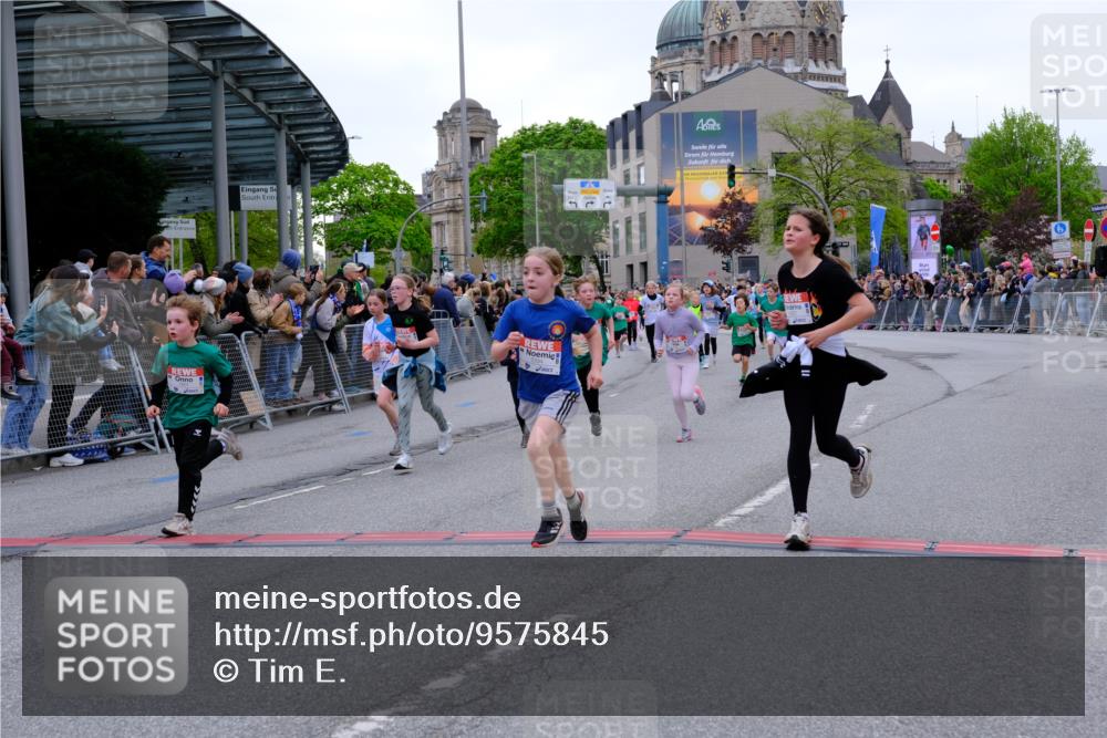 25.04.2026 - Das Zehntel Tim E. http://msf.ph/oto/9575845 25.04.2026 10:55:01 Ziel 5038, 5388, 5394, 5456, 5498, 5674, 5880, 5927, 6007, 6061, 6090, 6206, 6221, 6249, 6374, 6958, 7177, 7209, 7500, 7517, 7618, 7701, 7759, 7807, 7837, 7849, 7856, 7970 meine-sportfotos.de