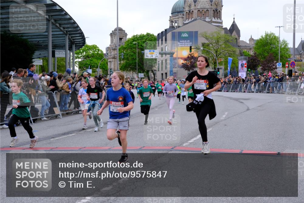 25.04.2026 - Das Zehntel Tim E. http://msf.ph/oto/9575847 25.04.2026 10:55:01 Ziel 5038, 5388, 5394, 5456, 5498, 5674, 5880, 5927, 6007, 6061, 6090, 6206, 6221, 6249, 6374, 6958, 7177, 7209, 7500, 7517, 7618, 7701, 7759, 7807, 7837, 7849, 7856, 7970 meine-sportfotos.de